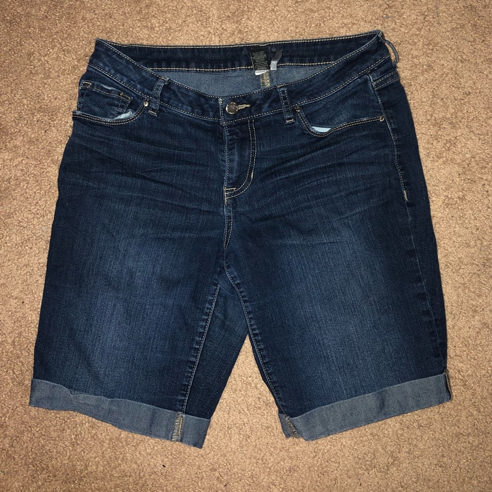 Apt 9 Bermuda shorts